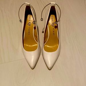 Katy Perry White Bracelet Pumps